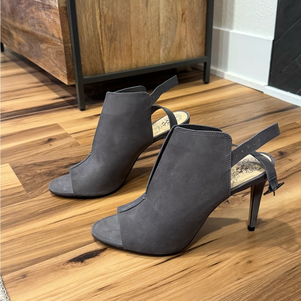 New Vince Camuto Gray Suede Open Toe Sling-Back Heeled Sandals women’s 9.5